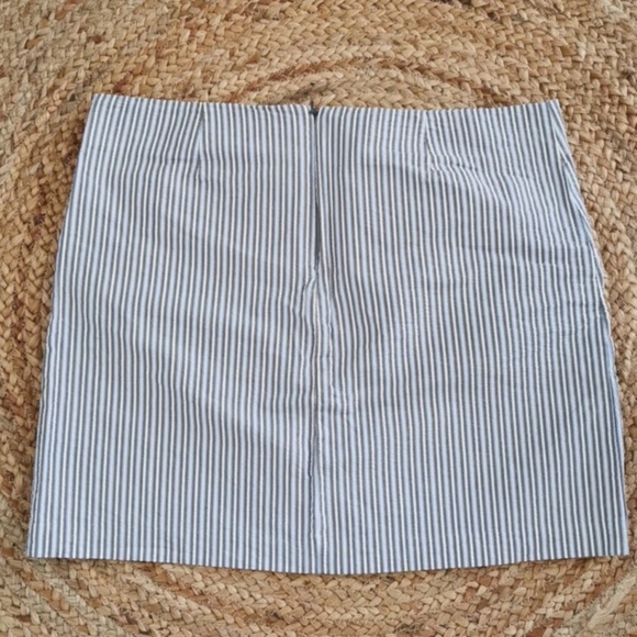 Tommy Hilfiger seersucker coastal striped nautical blue and grey skirt. Size 12 - Picture 4 of 5